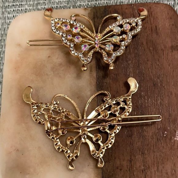 #22 Set of 2 NWOT Sparkly Bling Butterly Barrettes - Picture 5 of 16